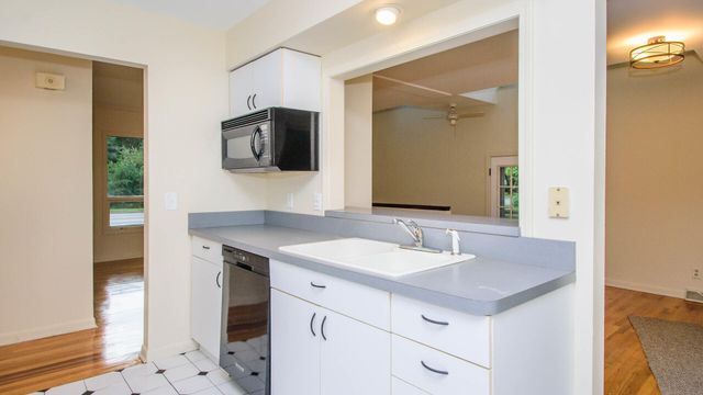 924 N Maple Road, Ann Arbor, MI 48103