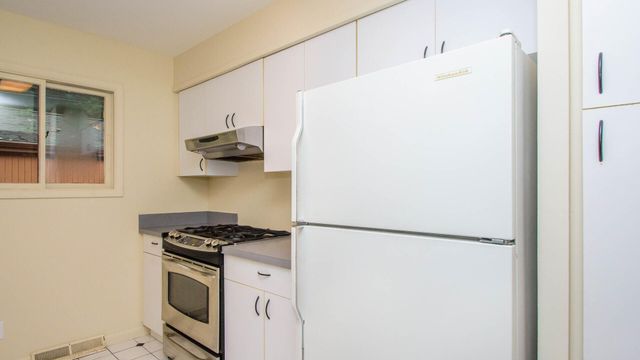 924 N Maple Road, Ann Arbor, MI 48103