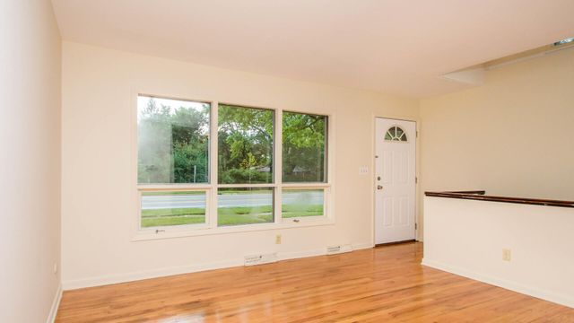 924 N Maple Road, Ann Arbor, MI 48103