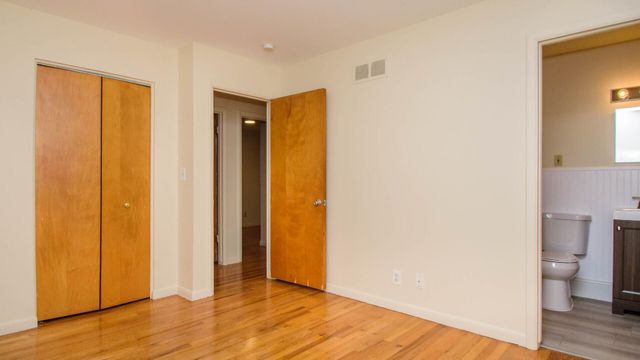 924 N Maple Road, Ann Arbor, MI 48103