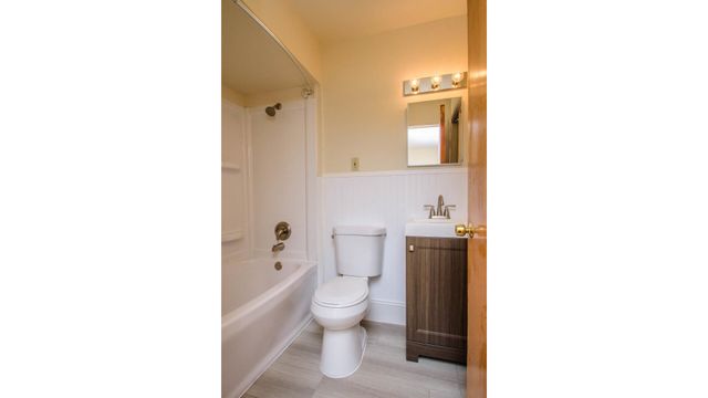 924 N Maple Road, Ann Arbor, MI 48103