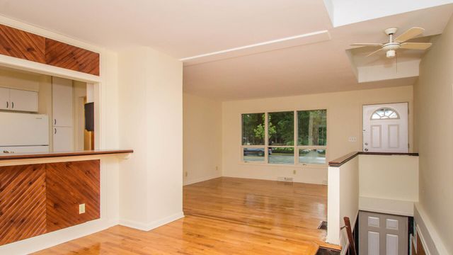 924 N Maple Road, Ann Arbor, MI 48103