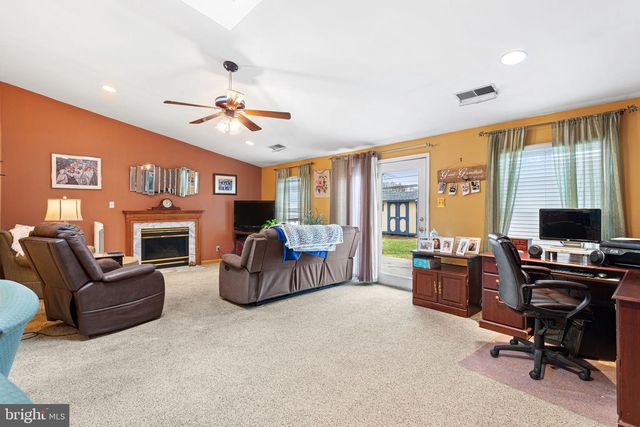 131 LEBBIE LN, Fairless Hills, PA 19030