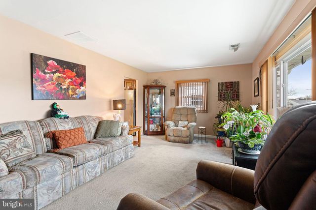 131 LEBBIE LN, Fairless Hills, PA 19030