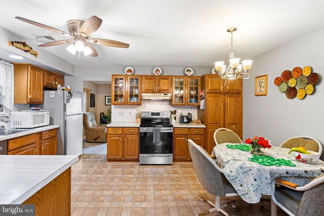 131 LEBBIE LN, Fairless Hills, PA 19030