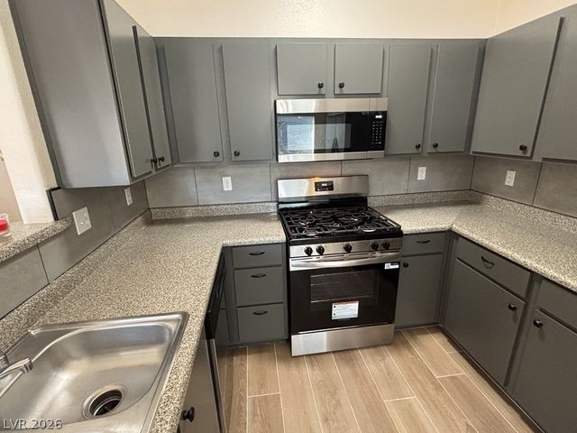 4915 East Russell Road 130, Las Vegas, NV 89120