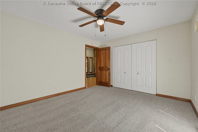 102 Rustic Highlands Road, Teays, WV 25526