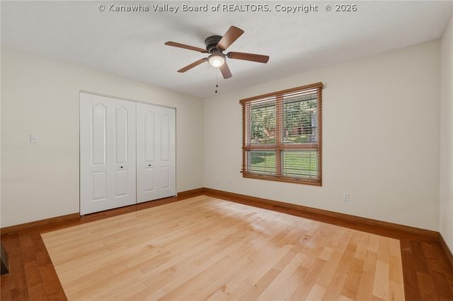 102 Rustic Highlands Road, Teays, WV 25526