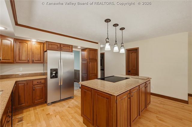 102 Rustic Highlands Road, Teays, WV 25526