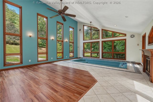 102 Rustic Highlands Road, Teays, WV 25526