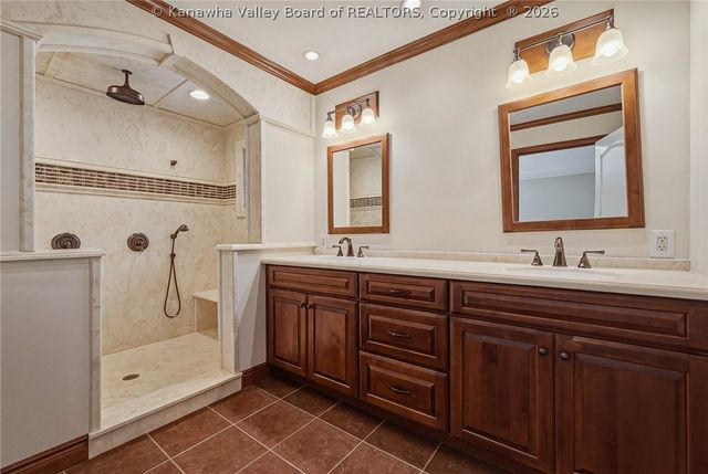 102 Rustic Highlands Road, Teays, WV 25526