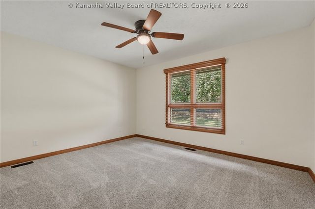 102 Rustic Highlands Road, Teays, WV 25526