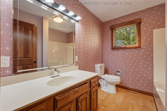 102 Rustic Highlands Road, Teays, WV 25526