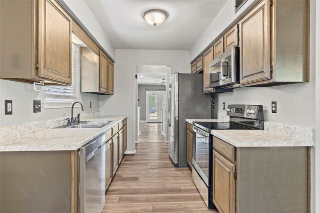 824 Meadowdale Drive, Royse City, TX 75189
