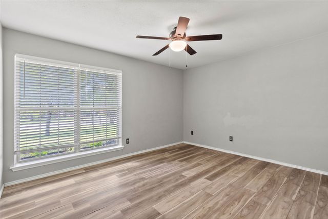 824 Meadowdale Drive, Royse City, TX 75189