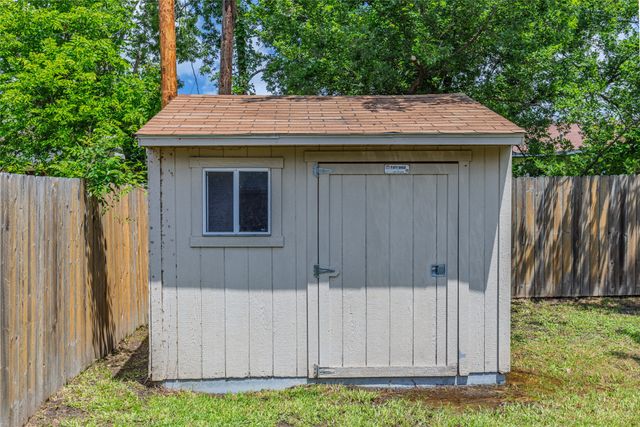 824 Meadowdale Drive, Royse City, TX 75189