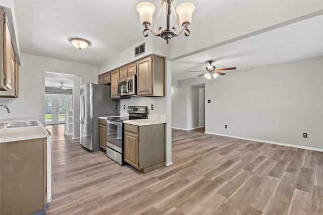 824 Meadowdale Drive, Royse City, TX 75189