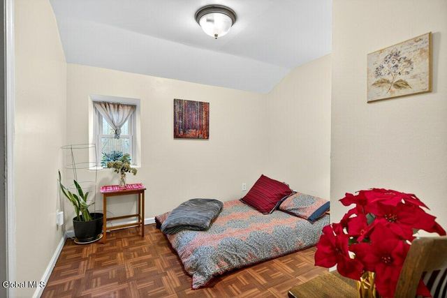 2553 3rd Avenue, Rotterdam, NY 12303