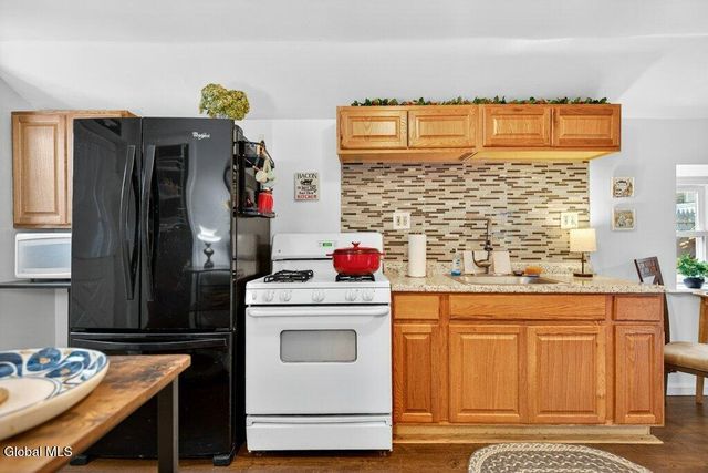 2553 3rd Avenue, Rotterdam, NY 12303