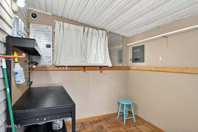 2553 3rd Avenue, Rotterdam, NY 12303