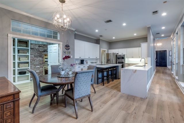 5822 Preston Fairways Drive, Dallas, TX 75252