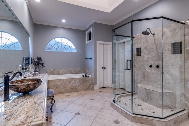 5822 Preston Fairways Drive, Dallas, TX 75252