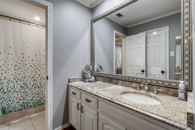 5822 Preston Fairways Drive, Dallas, TX 75252