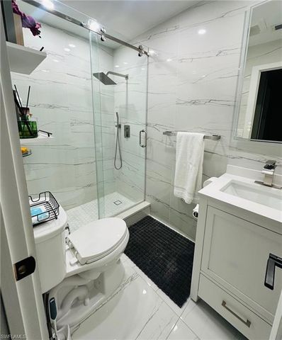 3323 Guilford CT, Naples, FL 34112