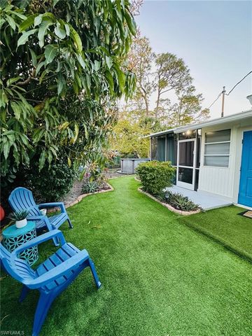 3323 Guilford CT, Naples, FL 34112