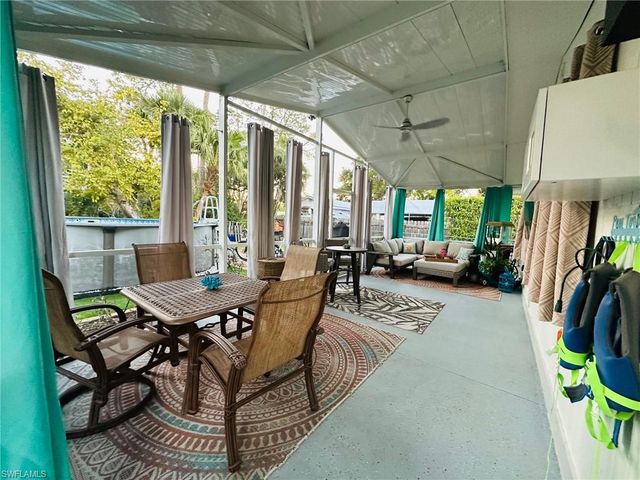 3323 Guilford CT, Naples, FL 34112