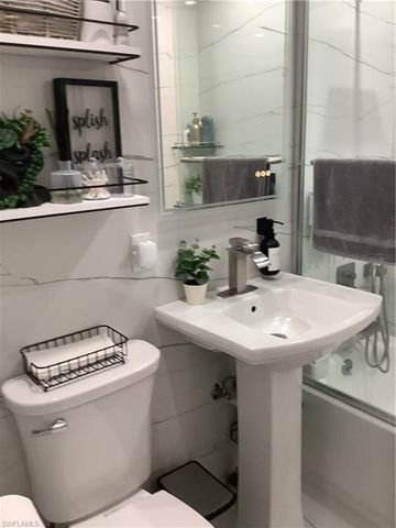 3323 Guilford CT, Naples, FL 34112