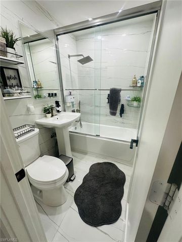 3323 Guilford CT, Naples, FL 34112