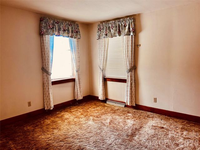 2525 13th Avenue SW, Hickory, NC 28602