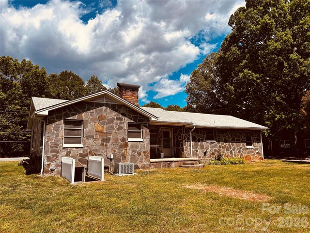 2525 13th Avenue SW, Hickory, NC 28602