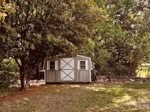 2525 13th Avenue SW, Hickory, NC 28602