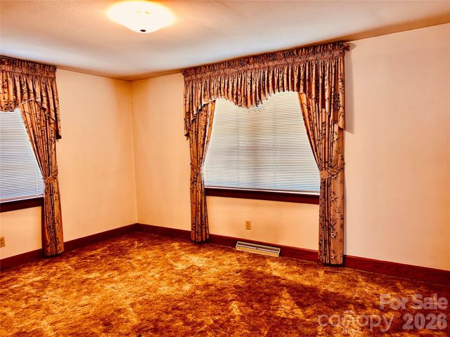 2525 13th Avenue SW, Hickory, NC 28602