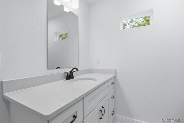 2180 W Dolphin Drive, Dunnellon, FL 34434