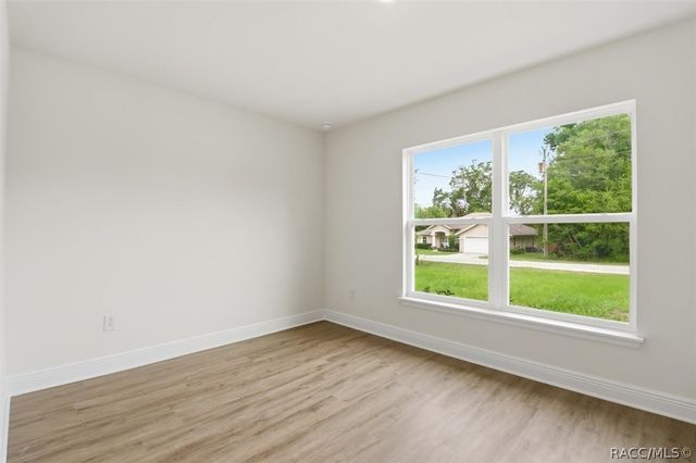 2180 W Dolphin Drive, Dunnellon, FL 34434