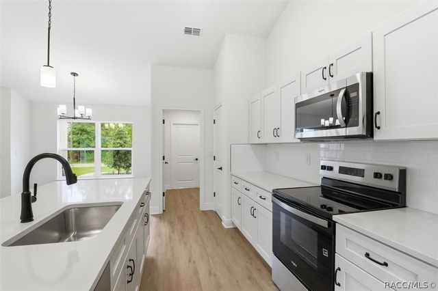 2180 W Dolphin Drive, Dunnellon, FL 34434