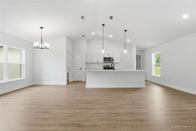 2180 W Dolphin Drive, Dunnellon, FL 34434