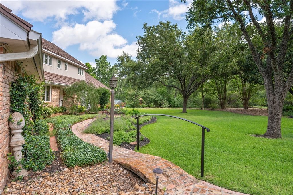 1002 Shady Drive, College Station, TX 77840 — photo 4