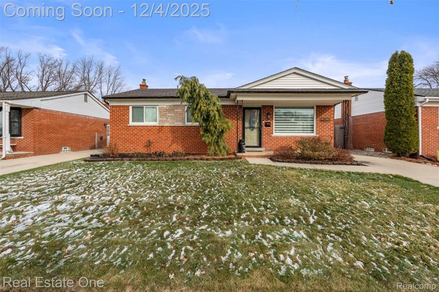 22921 Avon Street, St. Clair Shores, MI 48082