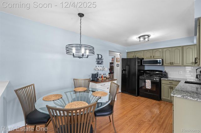 22921 Avon Street, St. Clair Shores, MI 48082