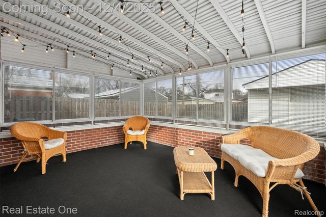 22921 Avon Street, St. Clair Shores, MI 48082