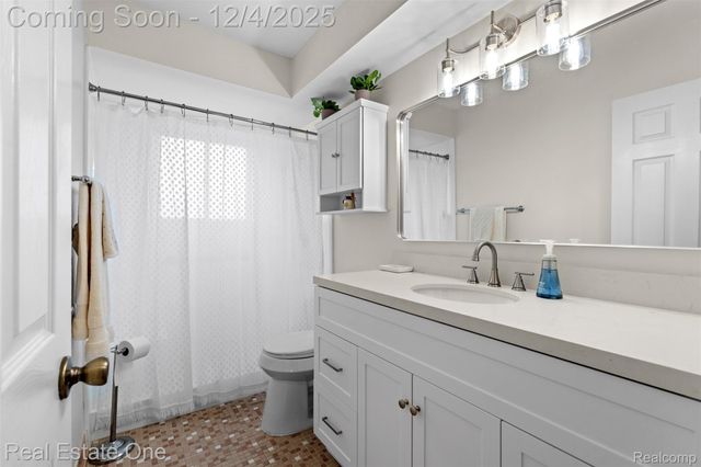 22921 Avon Street, St. Clair Shores, MI 48082