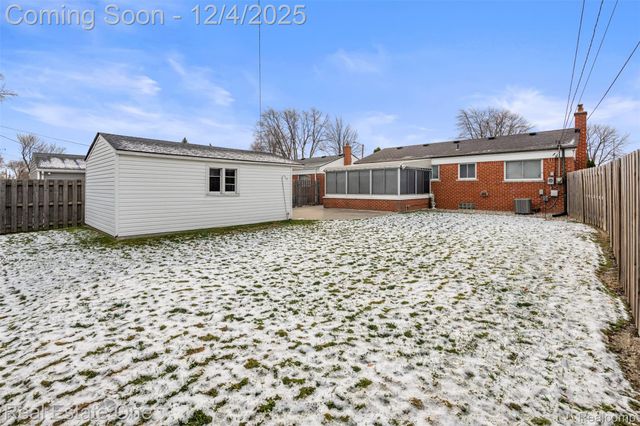 22921 Avon Street, St. Clair Shores, MI 48082