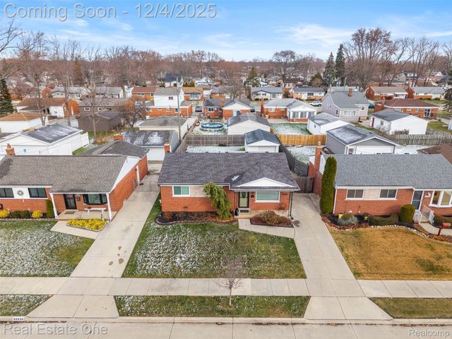 22921 Avon Street, St. Clair Shores, MI 48082