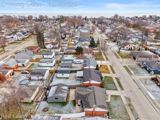 22921 Avon Street, St. Clair Shores, MI 48082