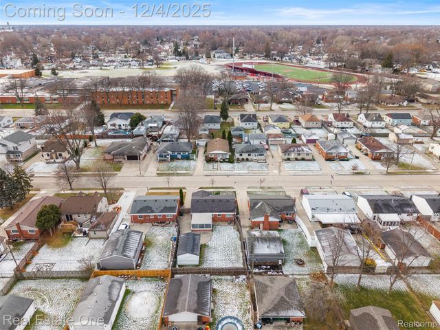 22921 Avon Street, St. Clair Shores, MI 48082