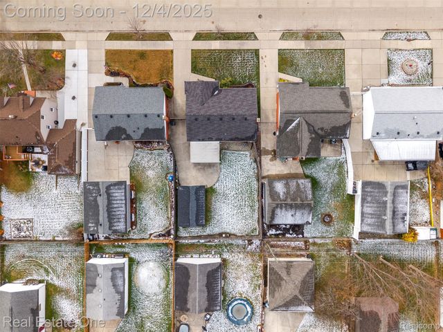 22921 Avon Street, St. Clair Shores, MI 48082